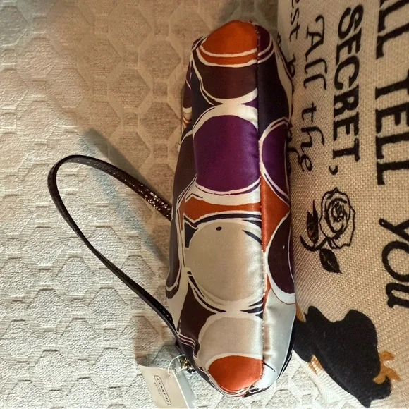Coach Ashley Hand Drawn Scarf Print Wristlet NWT - Picture 3 of 7